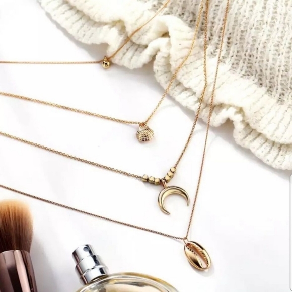 Seashell Necklace Crescent Moon Gold Tone - Picture 3 of 8